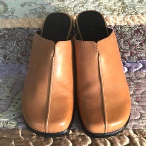 Clark's tan leather mule size 8.5